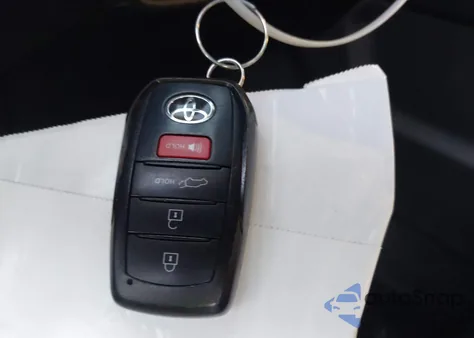 2024 Toyota Grand Highlander Xle from USA, damaged, VIN 5TDAAAB55RS051553